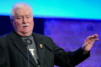 Polonia, Lech Walesa operato al cuore: "È in buone condizioni"