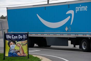 Amazon ammette: a volte corrieri costretti a fare pipì in bottiglie