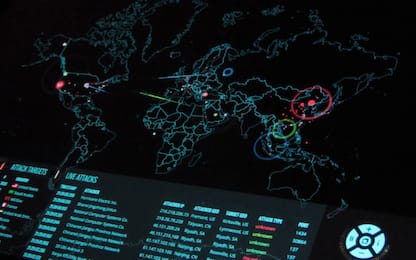 Tra spionaggio e attacchi, la cyberguerra fredda Usa-Russia. PODCAST