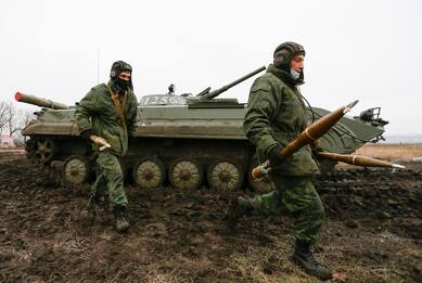 Crisi Russia-Ucraina, allarme Ue: 150mila soldati russi al confine