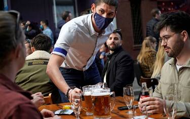 Nel Regno Unito la domanda di birra supera l’offerta