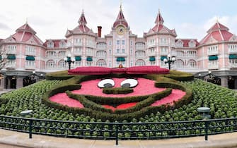 PARIS, FRANCE - MARCH 9: People visit Disneyland Paris, in France on March 9, 2020. A first case of Covid-19 was confirmed Sunday evening among the 17,000 employees of the amusement park. Disneyland Paris remains open after a nighttime maintenance worker tested positive for COVID-19. The worker had Ã¢never been in contact with visitors since he works at night when the park is closed" a spokesperson for Disneyland Paris said (Photo by julien mattia/Anadolu Agency via Getty Images)