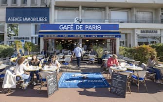 CAFE DE PARIS Petit-Dejeuner en Terrasse Restaurant Bar (deuxieme etape du deconfinement progressif) Promenade des Anglais, Nice FRANCE - 19/05/2021//SYSPEO_sysA007/2105191149/Credit:SYSPEO/SIPA/2105191153