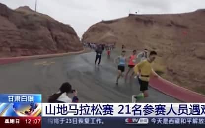 Cina, grandine e pioggia su maratona in montagna: 21 morti. VIDEO