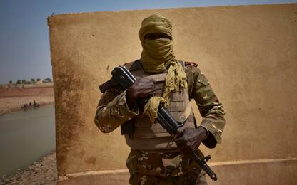 Colpo di Stato in Mali, militari arrestano premier e presidente