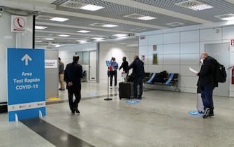 L'aeroporto di Fiumicino sarà il primo scalo in Europa ad attivare corridoi sanitari sicuri con voli "covid-tested" tra Roma e alcune destinazioni negli Stati Uniti. 