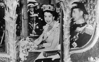 Queen Elizabeth II during her coronation. 1953. (Photo by: Universal History Archive/Universal Images Group via Getty Images)