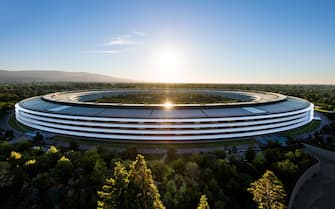 USA APPLE WWDC epa08502361 Handout image released by Apple showing Apple Park where the 2020 Apple Worldwide Developers Conference (WWDC) at Steve Jobs Theater in Cupertino, California, USA 22 June 2020. WWDC, in its 31st year and held virtually for the first time, runs through June 26. EPA/BROOKS KRAFT / APPLE / HANDOUT EDITORIAL USE ONLY, NO SALES