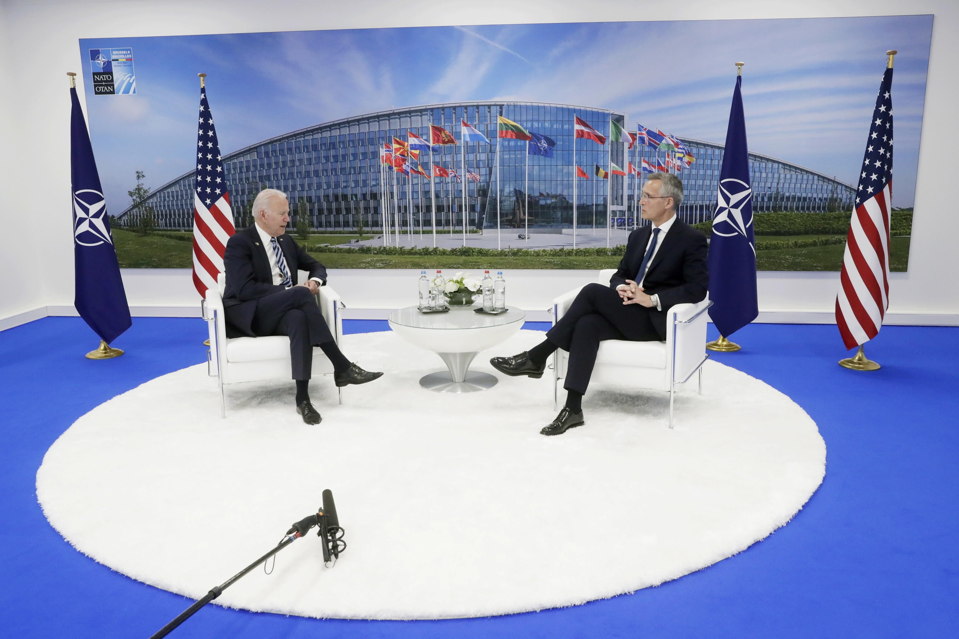 Il presidente Usa Joe Biden e il segretario generale della Nato Jens Stoltenberg a Bruxelles, il 14 giugno 2021 Biden e Stoltenberg in un incontro nella cornice del summit Nato a Bruxelles