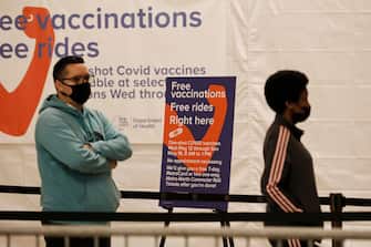 People queue up for the COVID-19 vaccination at Grand Central Terminal in New York, New York, USA, 12 May 2021. ANSA/Peter Foley