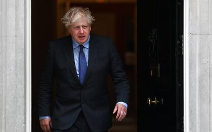 Regno Unito, Johnson chiede scusa per il Partygate ma non si dimette