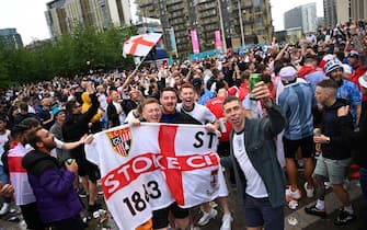epa09310873 England fans outside Wembley Stadium ahead of the UEFA EURO 2020 round of 16 soccer match between England and Germany in London, Britain, 29 June 2021.  EPA/ANDY RAIN
