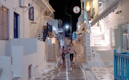 Covid Grecia: coprifuoco notturno di 5 ore a Mykonos dal 26 luglio