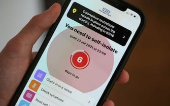 L'app dell'NHS segnala il contatto con un positivo al coronavirus
