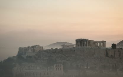Incendi in Grecia, fiamme minacciano Nord di Atene. LE FOTO