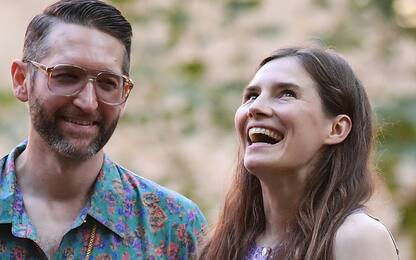 Amanda Knox annuncia: “Sono incinta”. Promette miniserie su gravidanza