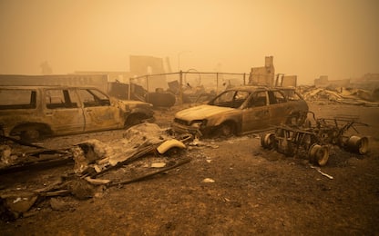 Brucia la California: nello Stato è l’incendio più grande di sempre