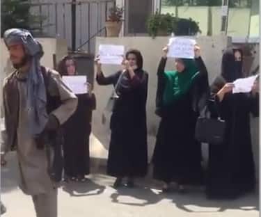 1-video-donne-afghane-protesta