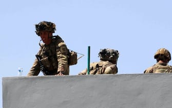 Soldati all'aeroporto di Kabul