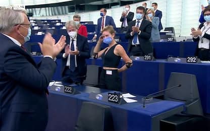 Von der Leyen elogia Bebe Vio, standing ovation al Parlamento europeo