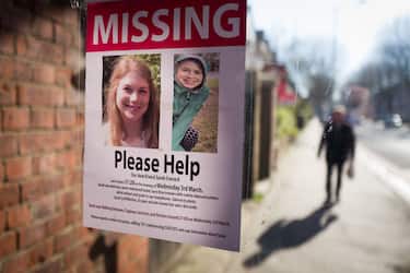 LONDON, ENGLAND - MARCH 09: Posters requesting information are seen near Clapham Common during an investigation into the disappearance of a woman, Sarah Everard, last week, in South London, March 09, 2021 in London, England. A Metropolitan police officer has been arrested in connection with the case. Ms Everard, 33, from Brixton, London, has been missing since leaving a friend's home in Clapham on Wednesday, March 3. She was last seen at about 21.30 GMT, wearing a green rain jacket, navy blue trousers with a white diamond pattern, turquoise and orange trainers, a white beanie hat and possibly wearing green earphones. (Photo by Leon Neal/Getty Images) (Photo by Leon Neal/Getty Images)