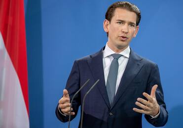Austria, cancelliere Kurz indagato per favoreggiamento corruzione