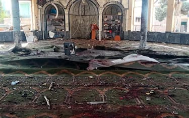 Afghanistan, attentato kamikaze Isis oggi in una moschea sciita a Kunduz |  Sky TG24