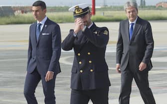 Il maro' Salvatore Girone (c) al suo arrivo all'aeroporto romano di Ciampino, 28 maggio 2016. ANSA/GIORGIO ONORATI