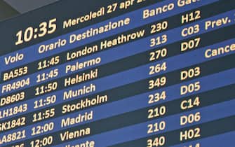 Il cartellone delle partenze con il volo cancelato a causa dello sciopero Lufthansa in Germania, a Fiumicino 27 aprile 2016.
ANSA/Telenews