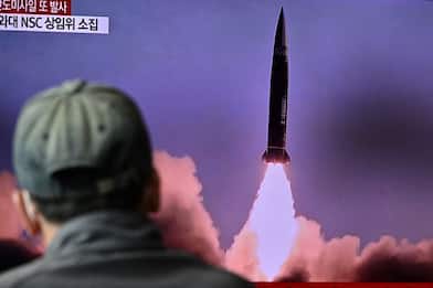 Corea del Nord, lanciato missile balistico nel Mar del Giappone