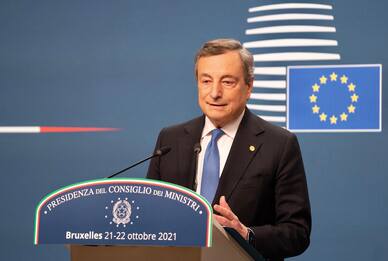 Consiglio europeo, Draghi: su migranti no a finanziamento Ue per muri