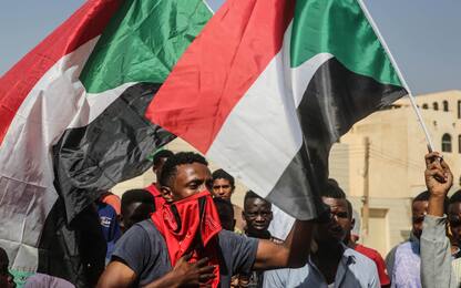 Torna a casa Abdallah Hamdok, il premier sudanese deposto dal golpe