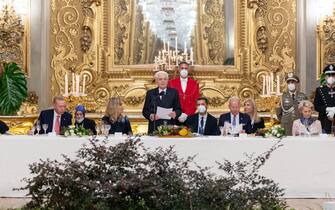 Sergio Mattarella durante la cena al Quirinale nel corso del G20 di Roma