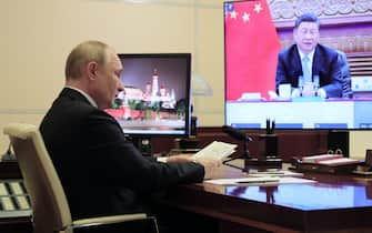 Vladimir Putin in videoconferenza da Mosca durante il G20 di Roma