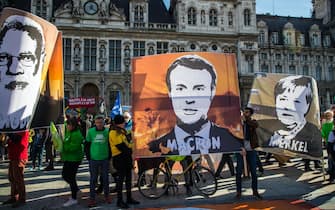 Manifestanti per il clima a Parigi, in Francia
