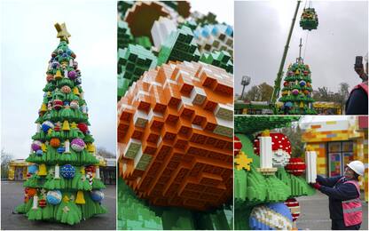 Uk, albero di Natale da record con oltre 364mila mattoncini Lego. FOTO