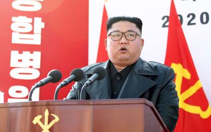 Corea del Nord, Kim Jong-un vieta le giacche di pelle