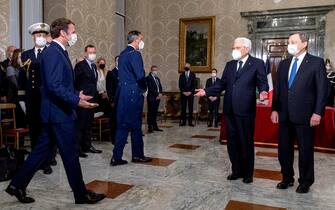 Trattato Italia-Francia Roma - Il Presidente della Repubblica Sergio Mattarella con il Presidente della Repubblica Francese, Emmanuel Macron e il Presidente del Consiglio Mario Draghi, in occasione della firma del “Trattato per una cooperazione bilaterale rafforzata” oggi 26 novembre 2021.
(Foto di Paolo Giandotti - Ufficio per la Stampa e la Comunicazione della Presidenza della Repubblica)