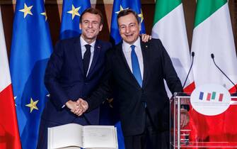 Foto Roberto Monaldo / LaPresse
26-11-2021 Roma
Villa Madama - Conferenza stampa del Presidente del Consiglio Mario Draghi e del Presidente della Repubblica Francese Emmanuel Macron dopo la firma del Trattato del Quirinale
Nella foto Emmanuel Macron, Mario Draghi

Photo Roberto Monaldo / LaPresse
26-11-2021 Rome (Italy)
Villa Madama - Press conference by Prime Minister Mario Draghi and President of the French Republic Emmanuel Macron after the signing of the Quirinale Treaty      
In the pic Emmanuel Macron, Mario Draghi
