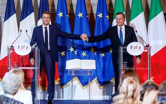 Trattato del Quirinale - Conferenza stampa di Mario Draghi ed Emmanuel Macron Foto Roberto Monaldo / LaPresse
26-11-2021 Roma
Villa Madama - Conferenza stampa del Presidente del Consiglio Mario Draghi e del Presidente della Repubblica Francese Emmanuel Macron dopo la firma del Trattato del Quirinale
Nella foto Emmanuel Macron, Mario Draghi
Photo Roberto Monaldo / LaPresse
26-11-2021 Rome (Italy)
Villa Madama - Press conference by Prime Minister Mario Draghi and President of the French Republic Emmanuel Macron after the signing of the Quirinale Treaty
In the pic Emmanuel Macron, Mario Draghi