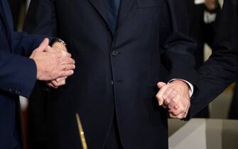 Trattato Italia-Francia Il consigliere militare del Presidente della Repubblica Sergio Mattarella con Emmanuel Macron, Presidente della Repubblica francese e Mario Draghi durante la firma del“Trattato per una cooperazione bilaterale rafforzata”
(foto di Francesco Ammendola - Ufficio per la Stampa e la Comunicazione della Presidenza della Repubblica)