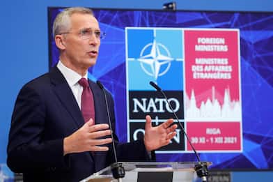 Ucraina, la Nato chiede alla Russia di ridurre le tensioni
