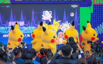 pikachu ballano durante l'inaugurazione