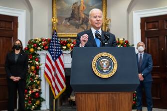 “Medici e scienziati hanno confermato che la migliore protezione dalla variante Omicron è la terza dose di vaccino. Andate a farla”. Lo ha detto il presidente Joe Biden