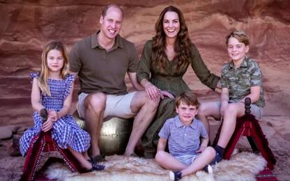 Kate, William e i figli, cartolina di Natale dalla Giordania