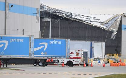 Tornado negli Usa, 6 morti in magazzino di Amazon in Illinois