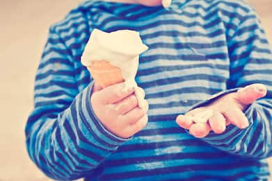 Australia, bimbo di 4 anni ordina online oltre 1.100 dollari di gelato