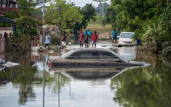 (211220) -- SELANGOR, Dec. 20, 2021 (Xinhua) -- Photo taken on Dec. 20, 2021 shows a flooded residential area in Shah Alam, Selangor, Malaysia. Eight people have been reported dead due to severe flooding in Malaysia as of Monday, authorities in Selangor state said. (Photo by Chong Voon Chung/Xinhua) - Chong Voon Chung -//CHINENOUVELLE_XxjpbeE007396_20211220_PEPFN0A001/2112201751/Credit:CHINE NOUVELLE/SIPA/2112201753