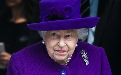 Regno Unito, la regina Elisabetta presente all'omaggio a Filippo
