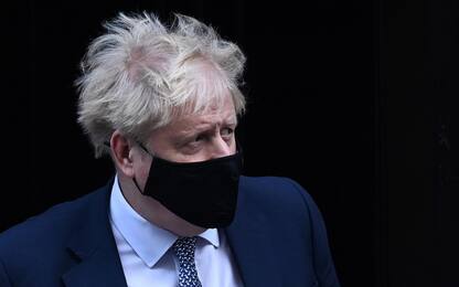 Uk, scandalo party in lockdown: Boris Johnson si scusa